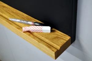 KLOCKE_magnetische_kreidetafel_ablage_eiche_mit_nut