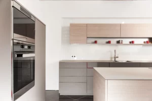 KLOCKE Ausstellungskueche Edelstahlarbeitsplatte Fenix grau glasarbeitsplatte maßgefertigte Küche in Borken von Klocke