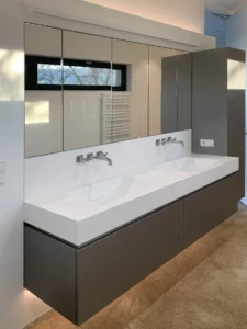 KLOCKE Badmoebel Corian eingelassener Spiegelschrank Loftwohnung 5