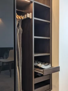 KLOCKE Gäste-WC Corianbecken Heizungsverkleidung