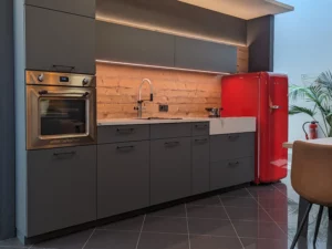 KLOCKE Kueche Fenix gruen Ceasarstone Smeg maßgefertigte Küche in Borken von Klocke