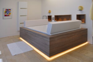 KLOCKE Wannenverkleidung Eiche dunkel mit Effektbeleuchtung